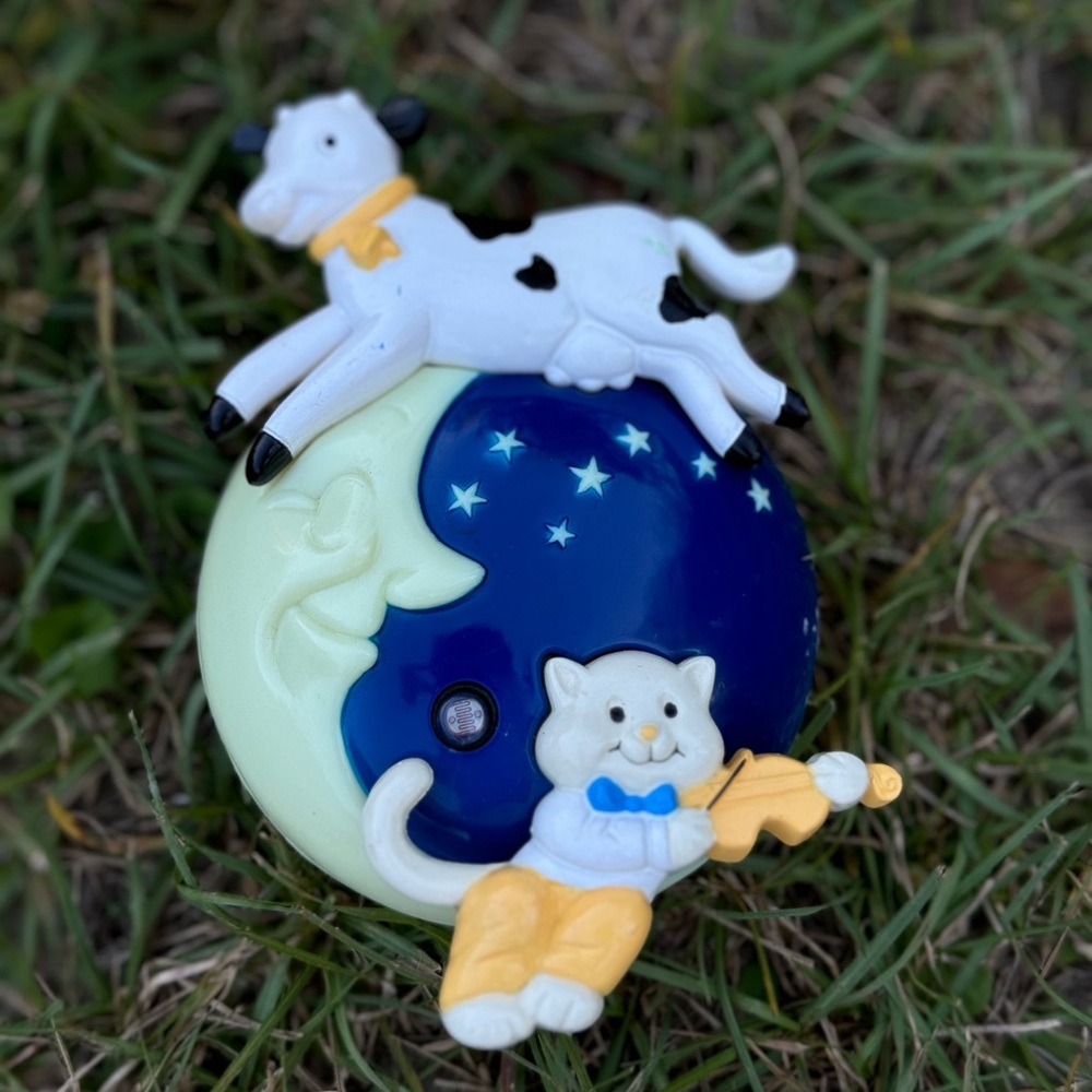 VINTAGE Cow Jumping Over The Moon Night Light Cat AVON VTG 90s Untested No Light